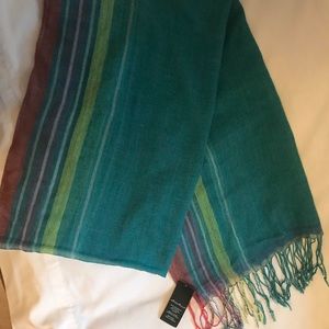 Eddie Bauer fringe scarf - lightweight - NWOT
